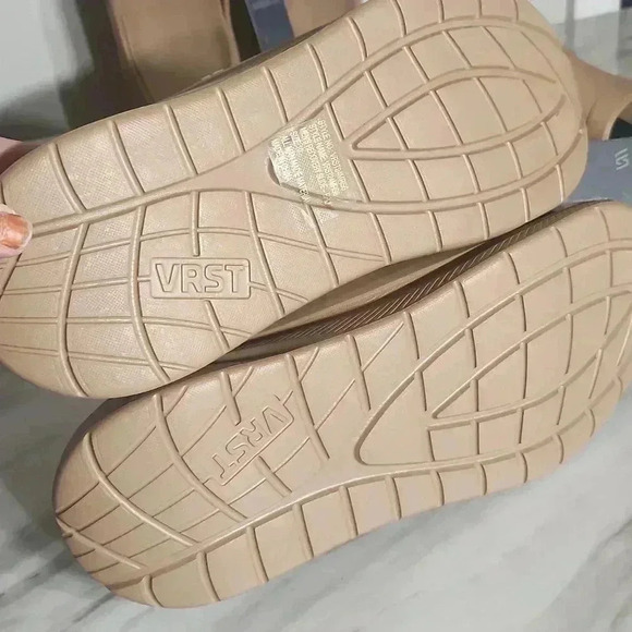 VRST MENS MOLDED RECOVERY SLIDES TAN BROWN SIZE 9 AND 10S  NWT - Picture 4 of 8
